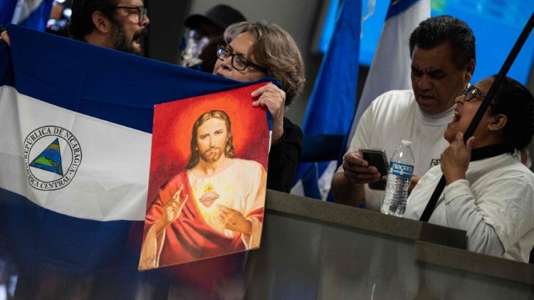 En Nicaragua, sacerdotes y seminaristas fueron exiliados a los Estados Unidos En Nicaragua, sacerdotes y seminaristas fueron exiliados a los Estados Unidos