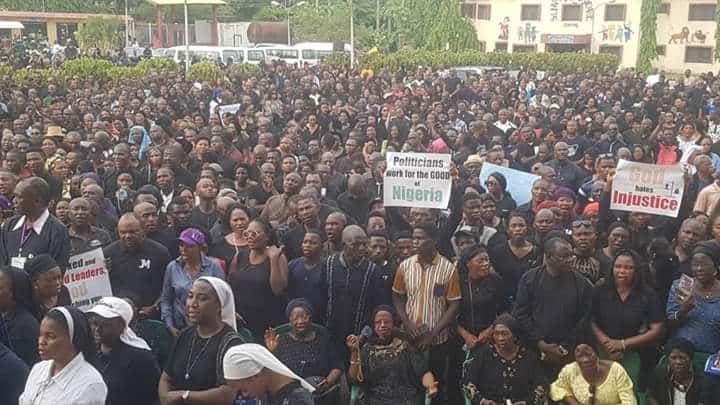 Nigeria: "Los sacerdotes, una especie en peligro de extinción" Nigeria: "Los sacerdotes, una especie en peligro de extinción"