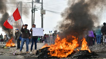 "¡No a la violencia!, ¡No al desgobierno!", pide la Iglesia peruana "¡No a la violencia!, ¡No al desgobierno!", pide la Iglesia peruana
