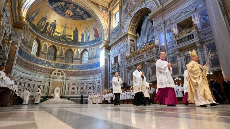 'No sean superficiales cuando trabajen al servicio del Reino de Dios', pide el Papa