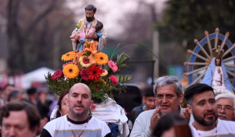 Novena preparatoria para la fiesta grande de San Cayetano en el santuario de Liniers Novena preparatoria para la fiesta grande de San Cayetano en el santuario de Liniers