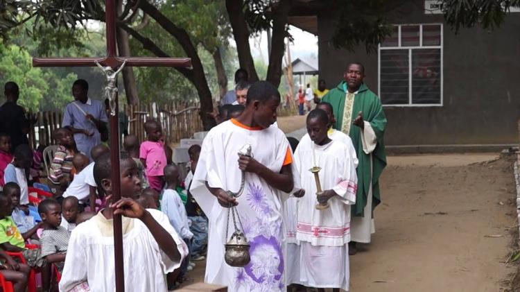 Nuevas estadísticas de la Iglesia revelan que hay más católicos y menos vocaciones Nuevas estadísticas de la Iglesia revelan que hay más católicos y menos vocaciones