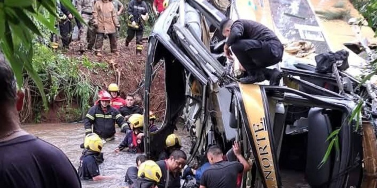Oberá reza por las víctimas mortales y heridos de la tragedia en Campo Viera