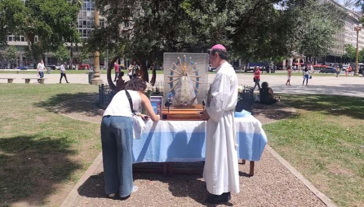 Obispos de Buenos Aires misionaron en el centro porteño