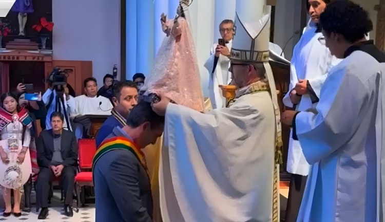 Oruro celebró a los pies de la Virgen del Socavón, los 245 años de la gesta libertaria