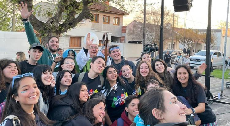 Otamendi recibió a cientos de jóvenes en la edición 56ª de la Invasión de Pueblos Otamendi recibió a cientos de jóvenes en la edición 56ª de la Invasión de Pueblos