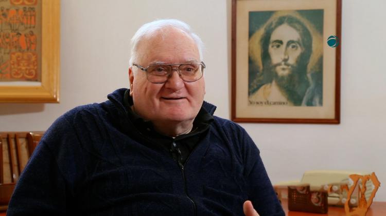 Padre Carlos Moia: una vida dedicada a la comunicación Padre Carlos Moia: una vida dedicada a la comunicación