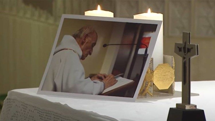 El padre Hamel, luz contra la violencia blasfema en nombre de Dios El padre Hamel, luz contra la violencia blasfema en nombre de Dios
