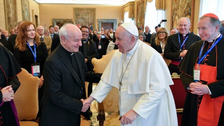 Papa Francisco: "Es importante una reflexión seria sobre el valor del hombre" Papa Francisco: "Es importante una reflexión seria sobre el valor del hombre"