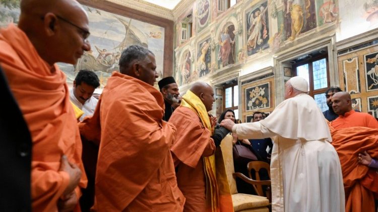 La falta de respeto a los valores religiosos lleva a la intolerancia, advirtió el Papa La falta de respeto a los valores religiosos lleva a la intolerancia, advirtió el Papa