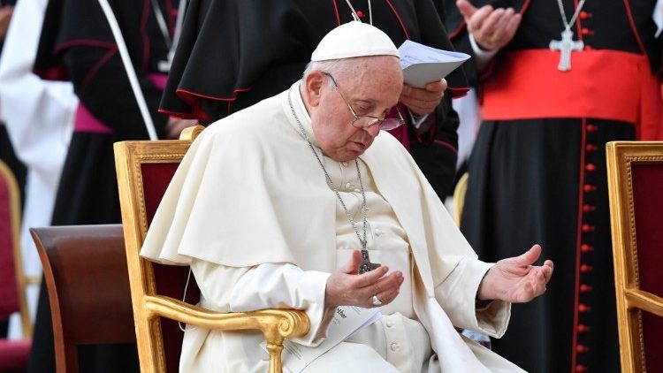 El Papa, a dos congregaciones: 'Sin la oración las cosas no funcionan'
