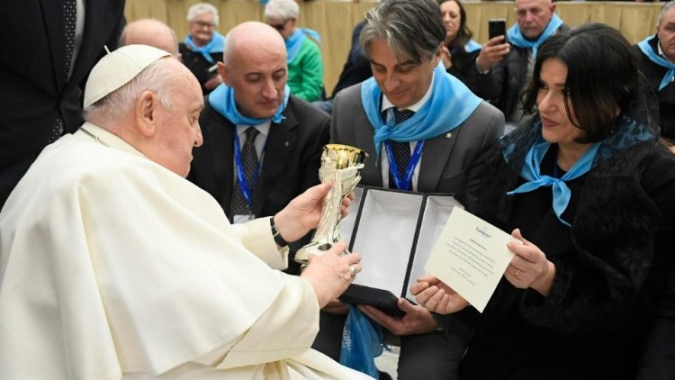 Para Francisco, 'el mundo necesita artesanos de paz y fraternidad' Para Francisco, 'el mundo necesita artesanos de paz y fraternidad'