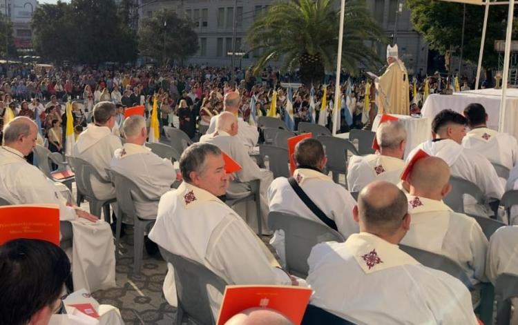 Paraná: Mons. Puiggari llamó a reavivar las raíces cristianas y eucarísticas Paraná: Mons. Puiggari llamó a reavivar las raíces cristianas y eucarísticas
