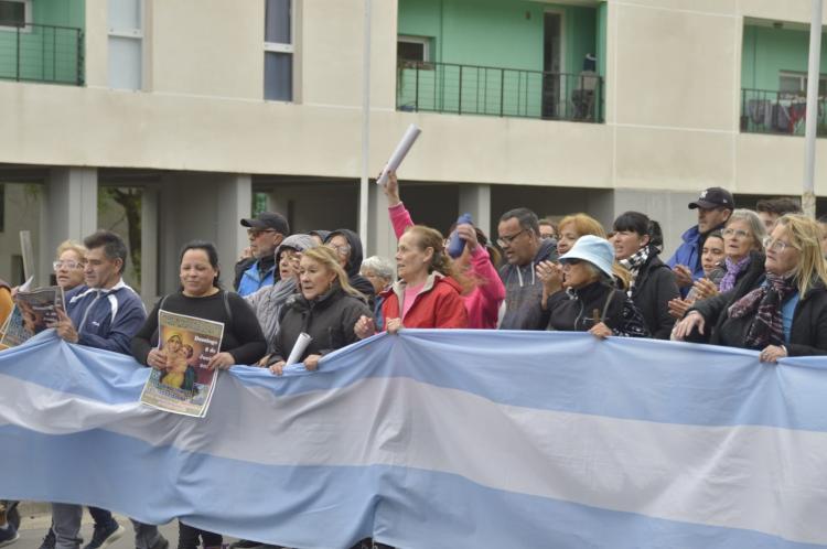 Paraná: Trabajadores van al santuario La Loma para pedir por el pan de cada día Paraná: Trabajadores van al santuario La Loma para pedir por el pan de cada día