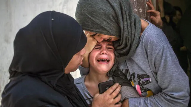 El párroco de Gaza: 'Cada día de guerra es la continuación de una masacre'
