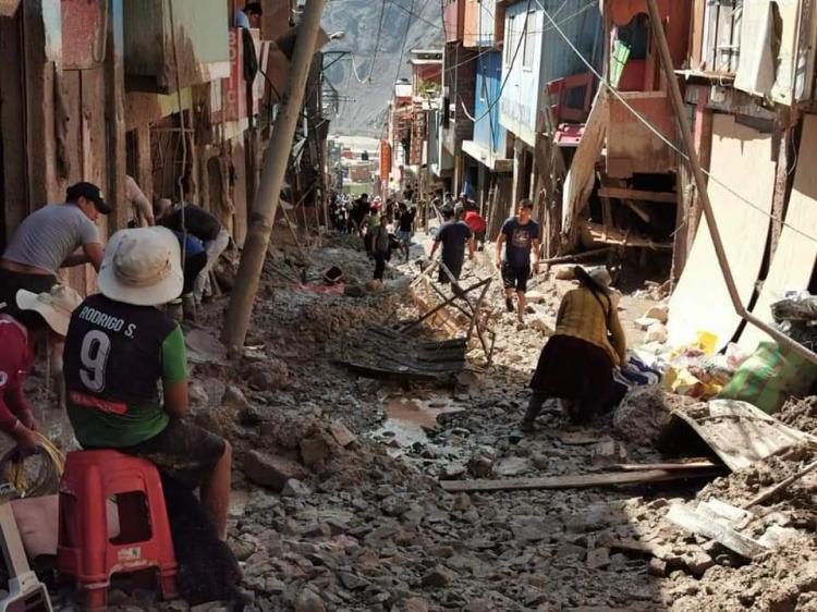 Perú: dolor y oración tras los deslizamientos de tierra en Arequipa Perú: dolor y oración tras los deslizamientos de tierra en Arequipa