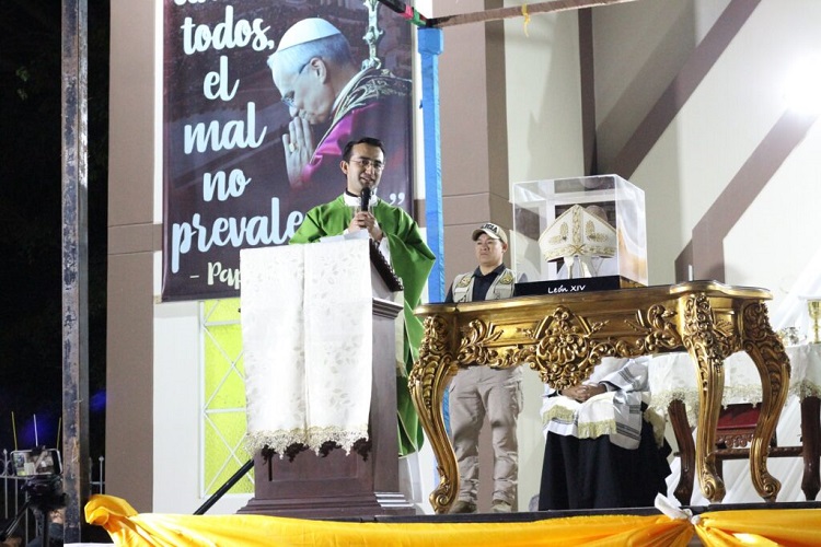 Perú: León XIV donó su mitra papal a una parroquia de Chiclayo Perú: León XIV donó su mitra papal a una parroquia de Chiclayo