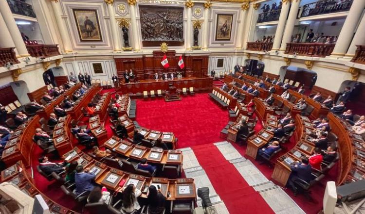 Perú: los obispos piden respetar la Constitución en las investigaciones en el Congreso Perú: los obispos piden respetar la Constitución en las investigaciones en el Congreso
