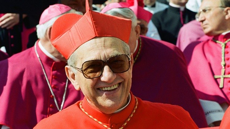 Pesar del Papa por la muerte del cardenal Sergio Sebastiani