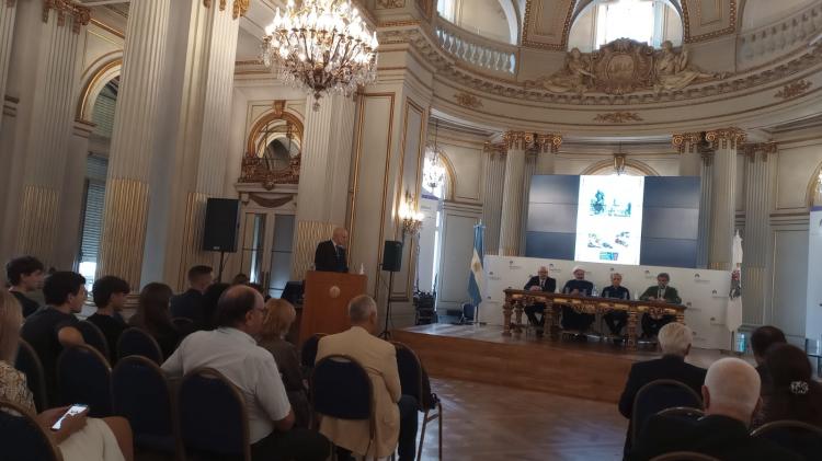 "Política y religión ¿relaciones peligrosas o aliados naturales?" "Política y religión ¿relaciones peligrosas o aliados naturales?"