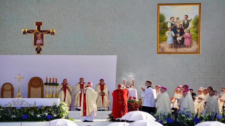 Polonia: beatificación de la familia asesinada por los nazis por refugiar judíos Polonia: beatificación de la familia asesinada por los nazis por refugiar judíos