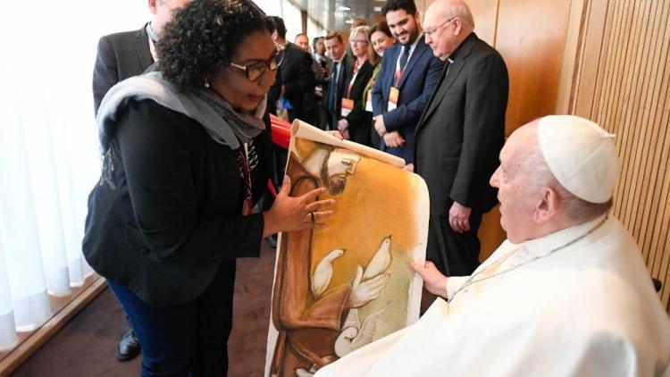 Francisco pidió por una Iglesia donde laicos y pastores vivan una "verdadera fraternidad" Francisco pidió por una Iglesia donde laicos y pastores vivan una "verdadera fraternidad"