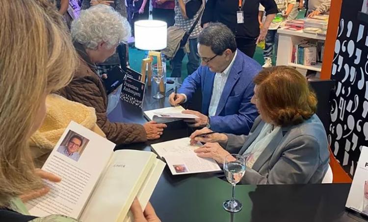 Presentan en la UCA 'El Pastor', sobre el pontificado de Francisco Presentan en la UCA 'El Pastor', sobre el pontificado de Francisco