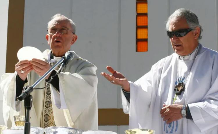 Un libro detalla la vida pastoral de monseñor Marcelo Melani