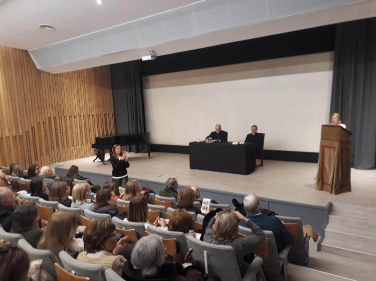 Presentaron el libro "Pensar para creer" Presentaron el libro "Pensar para creer"