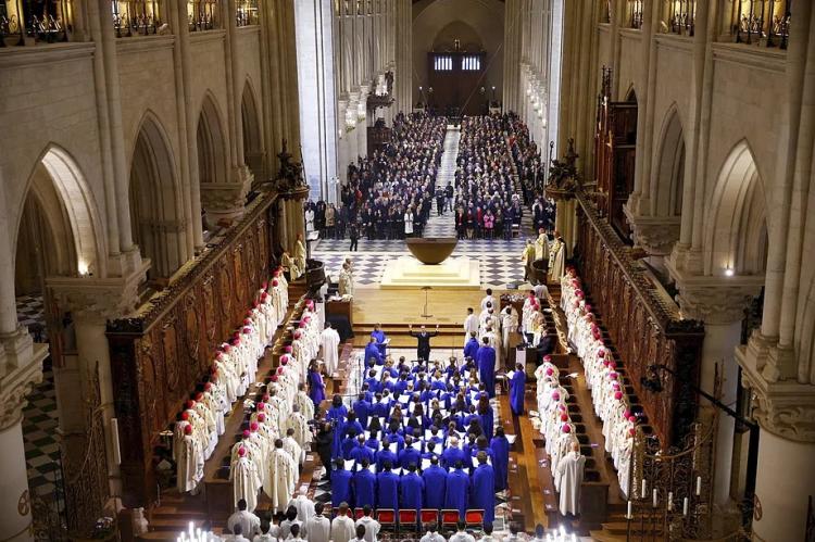 Primera misa en la catedral de Notre Dame tras su reapertura Primera misa en la catedral de Notre Dame tras su reapertura