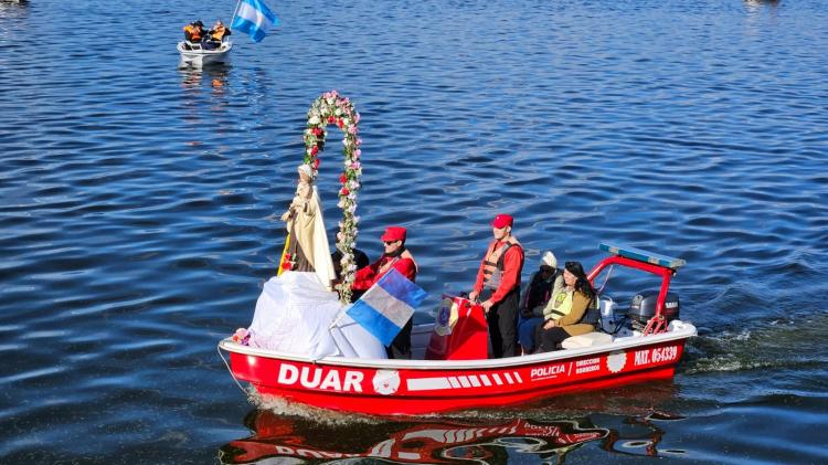 Cruz del Eje: procesión náutica con la imagen de la Virgen del Carmen Cruz del Eje: procesión náutica con la imagen de la Virgen del Carmen