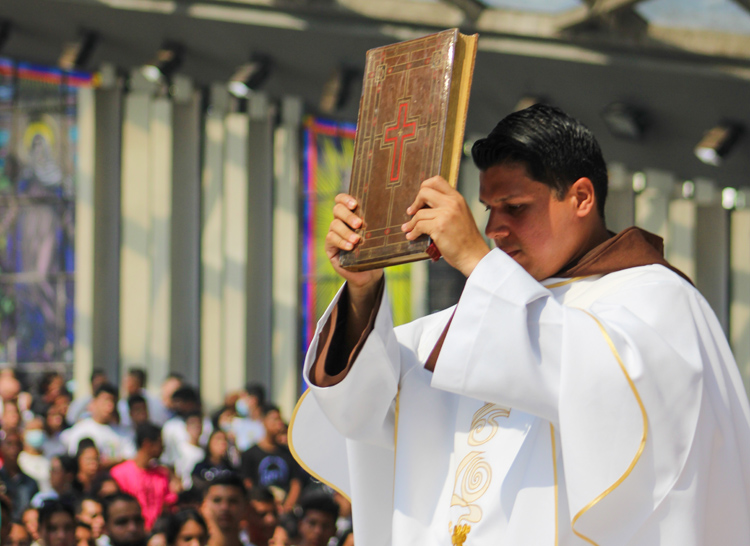 Propuesta para la animación litúrgica del Domingo de la Palabra de Dios Propuesta para la animación litúrgica del Domingo de la Palabra de Dios