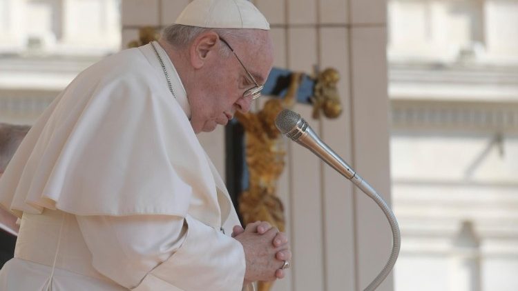 "Que Dios transforme el corazón de los que hacen la guerra", rezó Francisco "Que Dios transforme el corazón de los que hacen la guerra", rezó Francisco