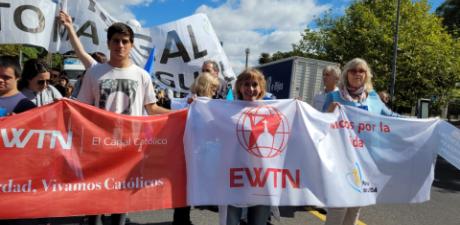 Recolectan firmas para que DirectTV Latinoamérica no elimine a EWTN de su plataforma Recolectan firmas para que DirectTV Latinoamérica no elimine a EWTN de su plataforma