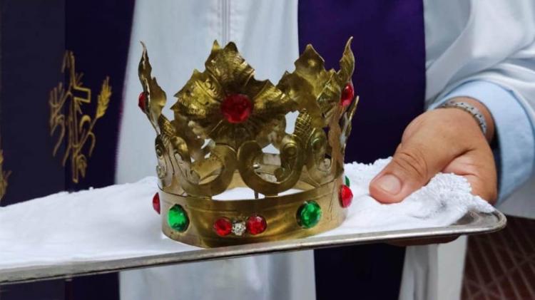 La Plata: recuperaron la corona de la Rosa Mística La Plata: recuperaron la corona de la Rosa Mística