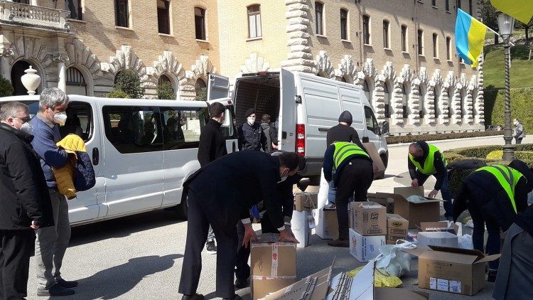 Respuesta solidaria del Vaticano a la tragedia del pueblo ucraniano Respuesta solidaria del Vaticano a la tragedia del pueblo ucraniano