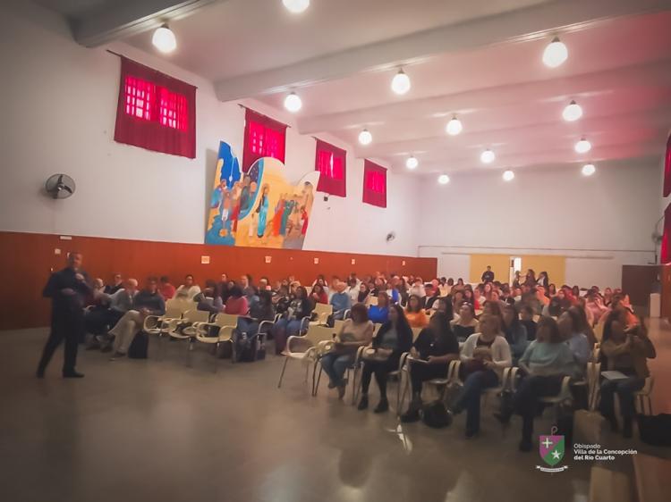 Río Cuarto: más de 500 personas se capacitaron en la protección de los más vulnerables Río Cuarto: más de 500 personas se capacitaron en la protección de los más vulnerables