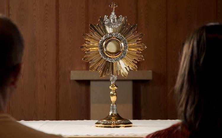 Sáenz Peña: encuentro de adoradores en vísperas de Corpus Christi Sáenz Peña: encuentro de adoradores en vísperas de Corpus Christi