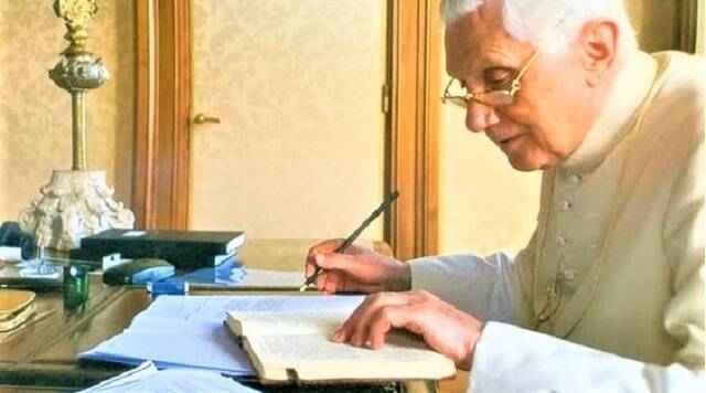 Sale a la luz un texto inédito de Benedicto XVI Sale a la luz un texto inédito de Benedicto XVI