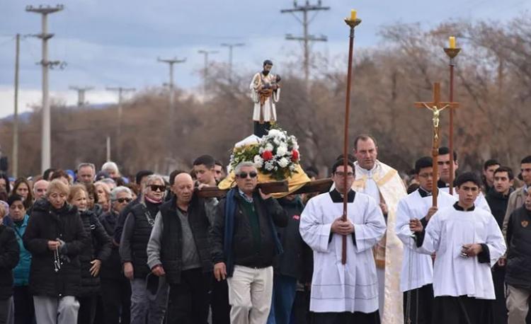 San Cayetano, el amigo del pueblo: miles de argentinos celebraron al patrono del pan y el trabajo San Cayetano, el amigo del pueblo: miles de argentinos celebraron al patrono del pan y el trabajo