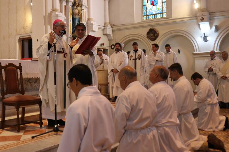 San Isidro: Mons. Ojea ordenó cinco nuevos diáconos permanentes San Isidro: Mons. Ojea ordenó cinco nuevos diáconos permanentes