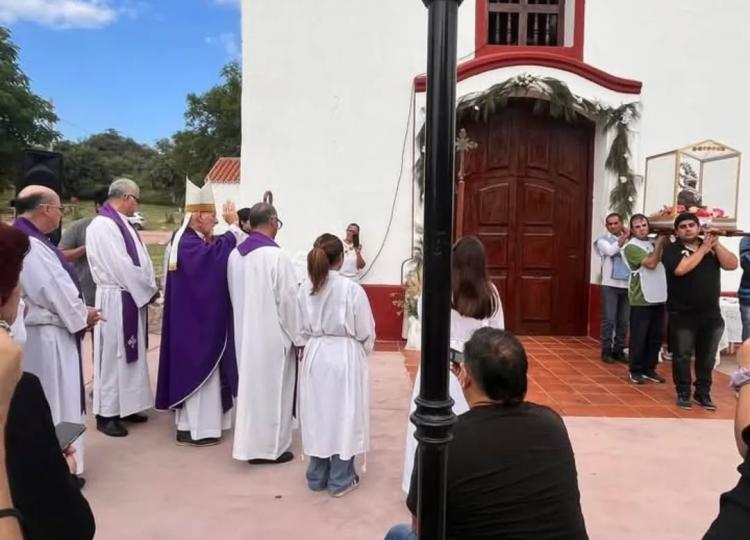 Santiago del Estero: el Card. Bokalic abrió la Puerta Santa en el santuario de Sumampa Santiago del Estero: el Card. Bokalic abrió la Puerta Santa en el santuario de Sumampa
