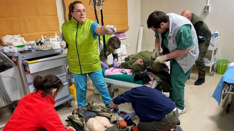 Schevchuk a médicos: "Denuncien lo que sucede en Ucrania para detener esta matanza" Schevchuk a médicos: "Denuncien lo que sucede en Ucrania para detener esta matanza"