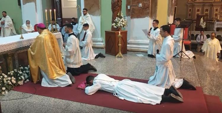 La diócesis de San Luis cuenta con un nuevo sacerdote La diócesis de San Luis cuenta con un nuevo sacerdote