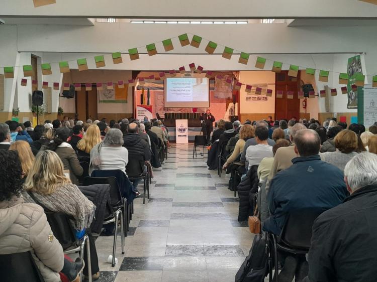 Los laicos renuevan su actitud de servicio a la sociedad 'agrandando la tienda' Los laicos renuevan su actitud de servicio a la sociedad 'agrandando la tienda'