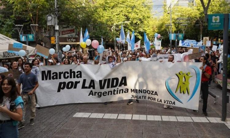 Se realizó la 10° Marcha por la Vida en honor al Día del Niño por Nacer Se realizó la 10° Marcha por la Vida en honor al Día del Niño por Nacer