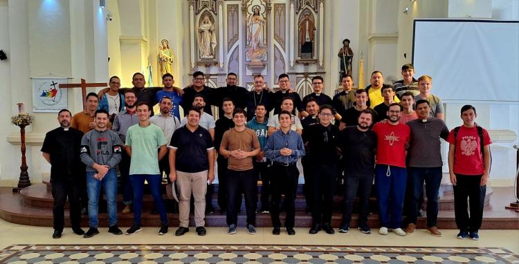 Seminaristas de Misiones peregrinan al santuario de Brochero en Córdoba Seminaristas de Misiones peregrinan al santuario de Brochero en Córdoba
