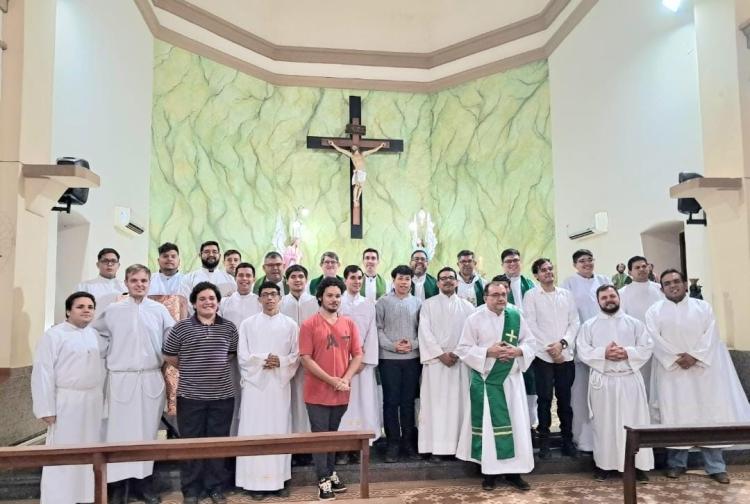 Seminaristas de Posadas realizan su misión en la ciudad de Apóstoles