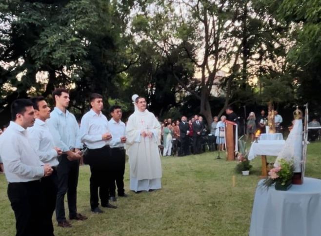 Seminaristas porteños salen a las calles para misionar en Buenos Aires