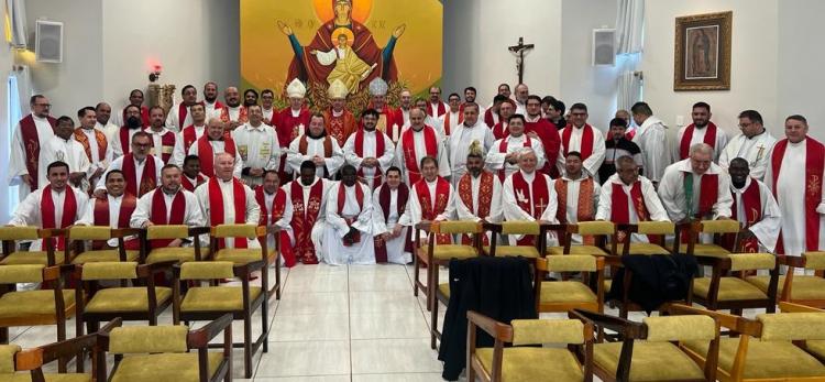 Sinodalidad, reflexión y fútbol en el encuentro de los sacerdotes de la Triple Frontera Sinodalidad, reflexión y fútbol en el encuentro de los sacerdotes de la Triple Frontera